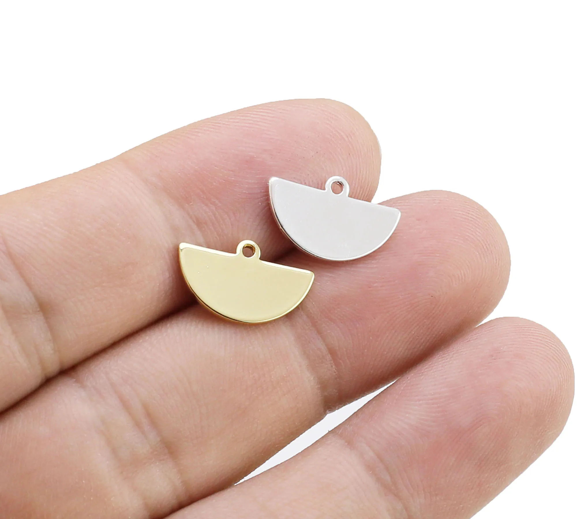

20pcs - Half Round Earring Charms, Brass Findings,14.5x9mm, Necklace Pendant, Jewelry making - G209