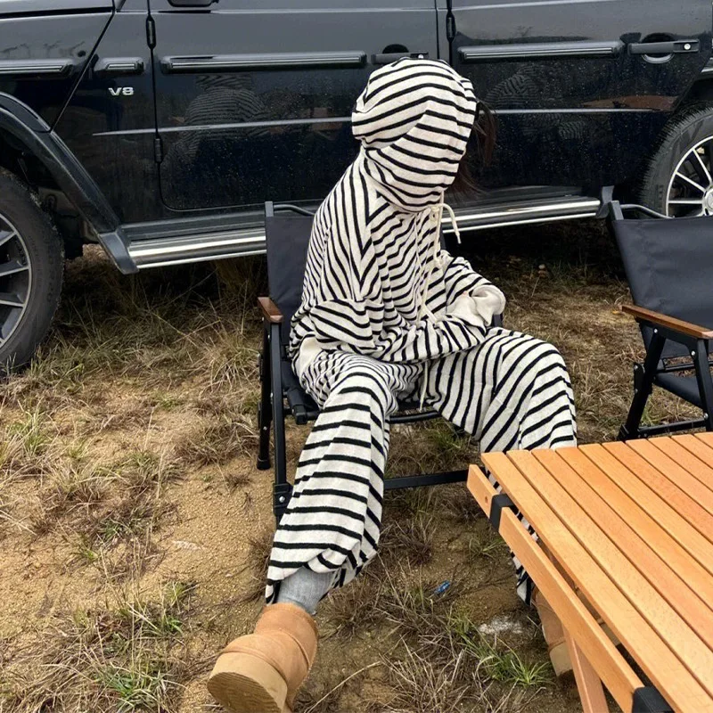 プラスサイズファッションスポーツウェアセット女性用初秋2025新作スモールブラックホワイトストライプスウェットシャツスウェットパンツツーピースセット