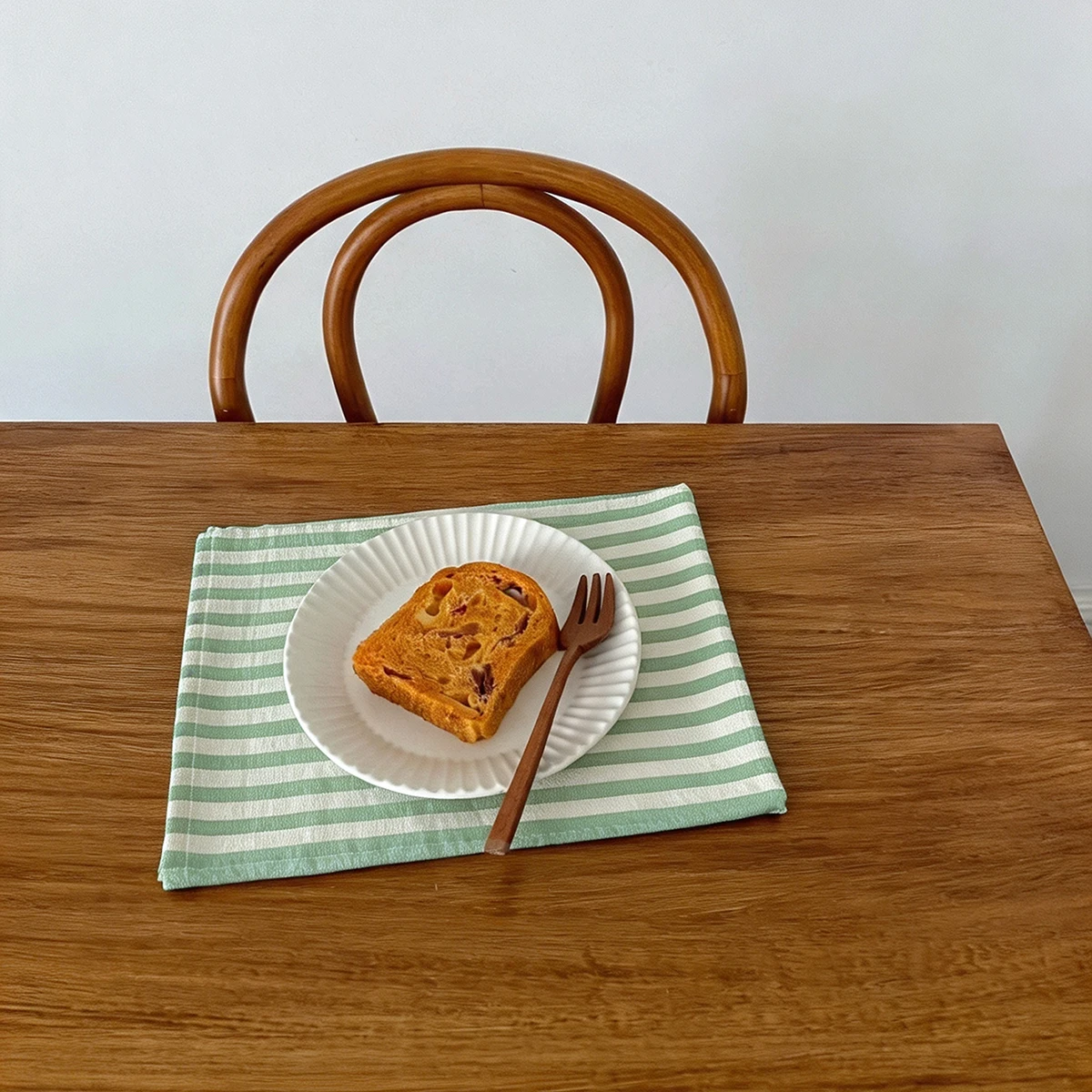 2/6/12Pcs Green and White Striped Retro INS Style Lightweight Napkins,Suitable for Western Restaurants, Kitchens, Cafés, Parties