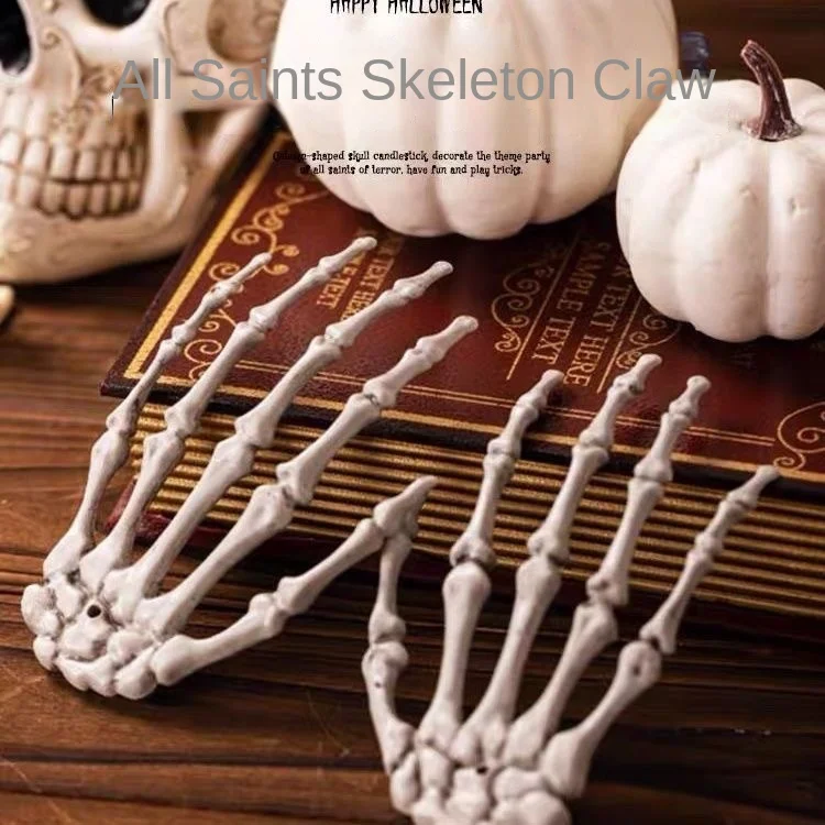 

Halloween Skeleton Hand Claw Horror Ornaments Plastic Ghost Hand Bone Decoration Props Playing Pendant Haunted House Secret