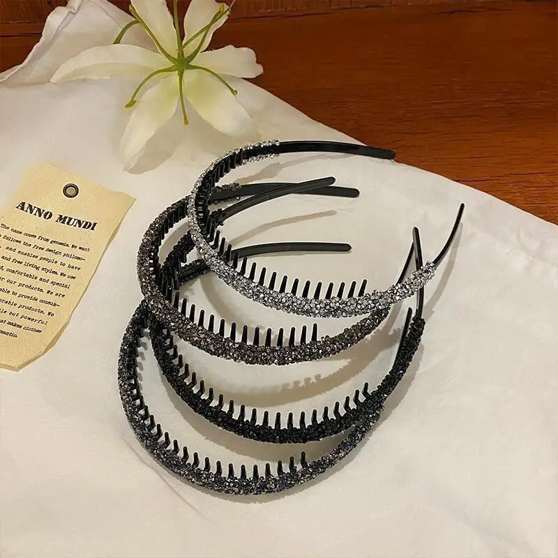 Rutschfeste, mit Strasssteinen besetzte, gezahnte elastische Haarreifen für Frauen, glänzende Luxus-Haaraccessoires – Detail 11