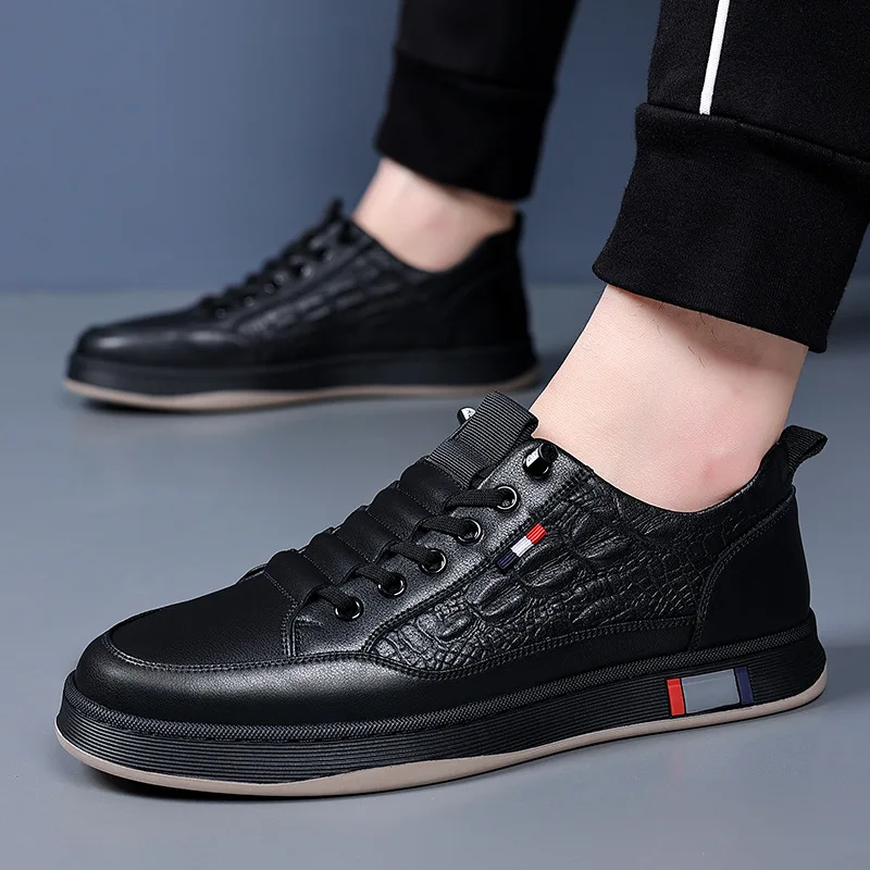 New Designer White Board Shoes for Men Spring Autumn Fashion Casual Leather Sneakers Man Soft Sole Solid Color Zapatos De Hombre