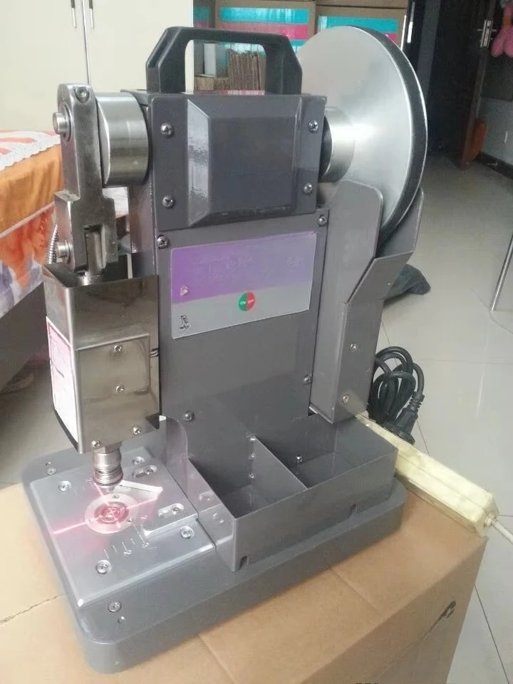 Hydraulic Eyelet Punching Machine for Curtains & Shoes with Pliers Stainless Steel 110V/220V 50W 8-12mm Welding Area