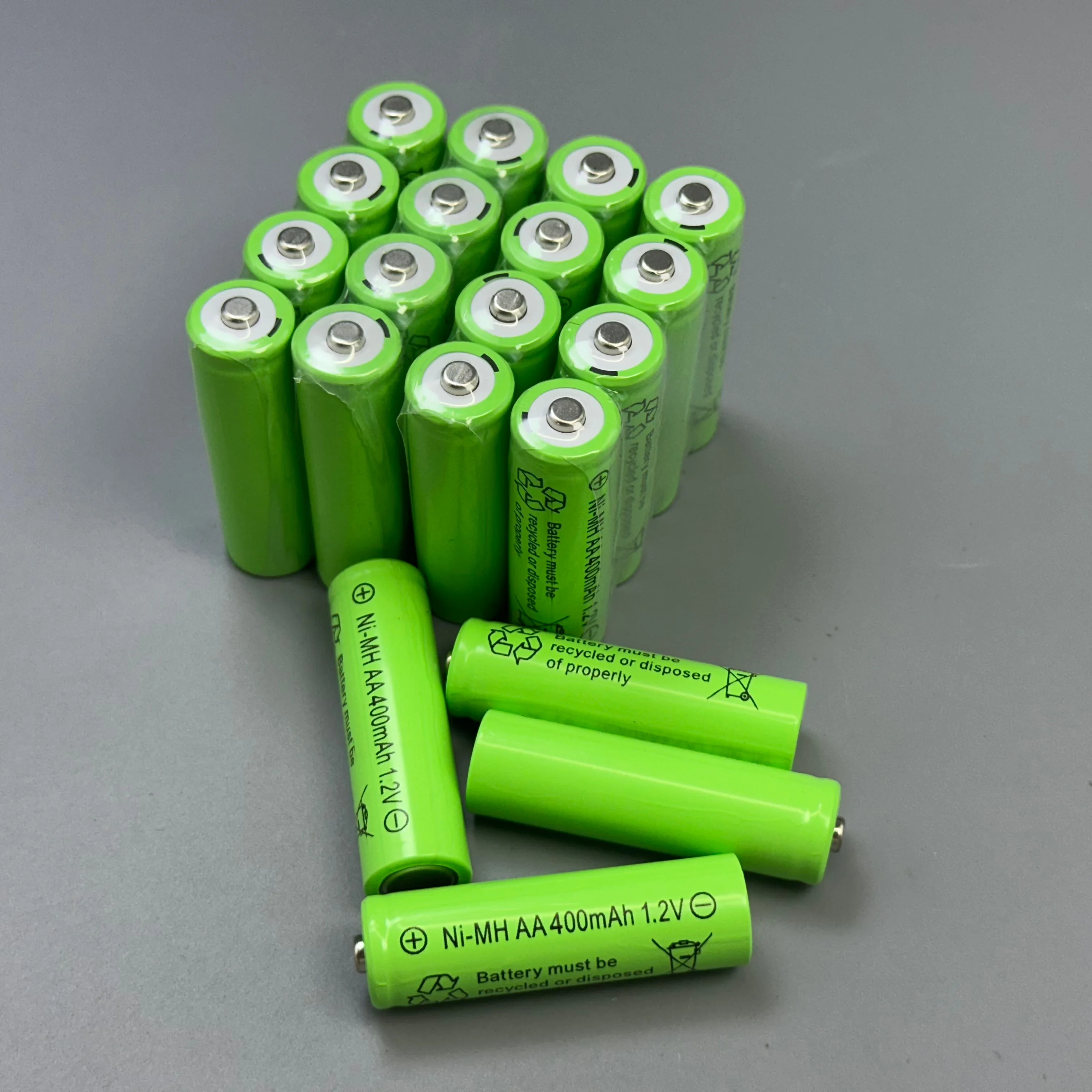 طقم شاحن بطارية AA/AAA مع بطاريات Ni-MH بقدرة 400 مللي أمبير في الساعة، شاحن عالمي للاستخدام المنزلي والمكاتب - شحن مجاني
