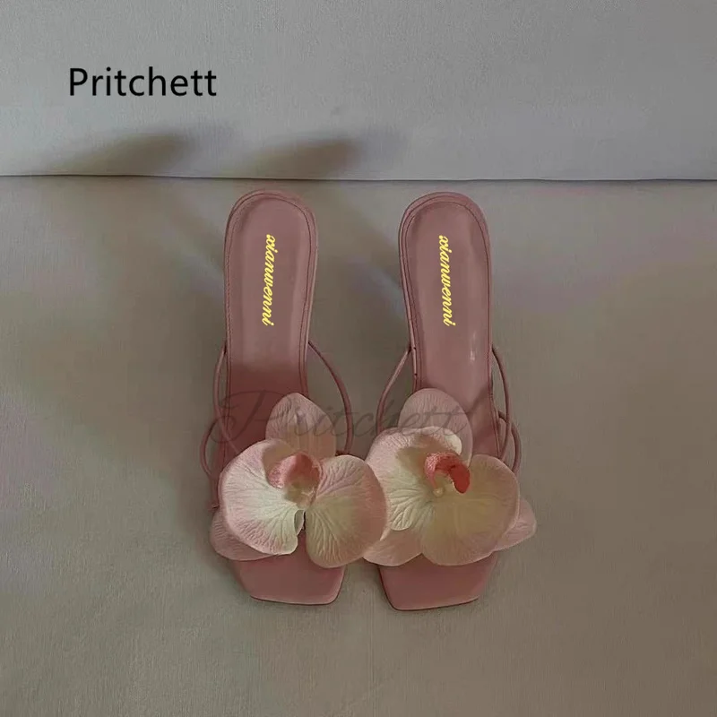 Pantofole con sandali con tacco alto decorativo a fiori per le donne pantofole con punta aperta quadrata nuove scarpe da spiaggia per capispalla per ragazze dolci