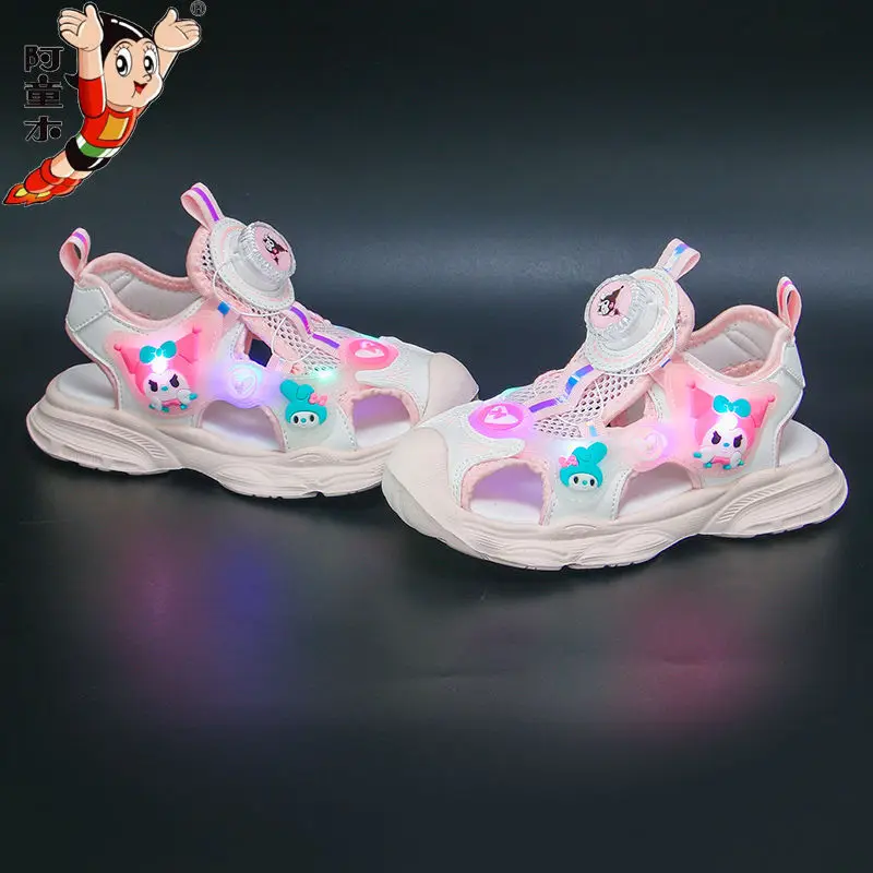 

Kuromi Anime Kawaii Sanrio Lights Children Baotou Sandals 2024 Summer Cute Cartoon Fashion Casual Shoes Gifts for Kids