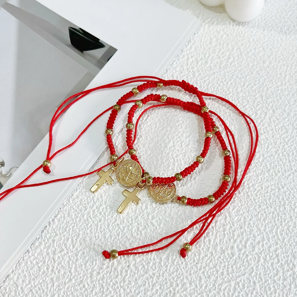 1Pcs Handmade St Benedict And Vrigin Mary Medal Adjustable Red String Pulsera San Benito Charm Religion Cross Protection Jewelry