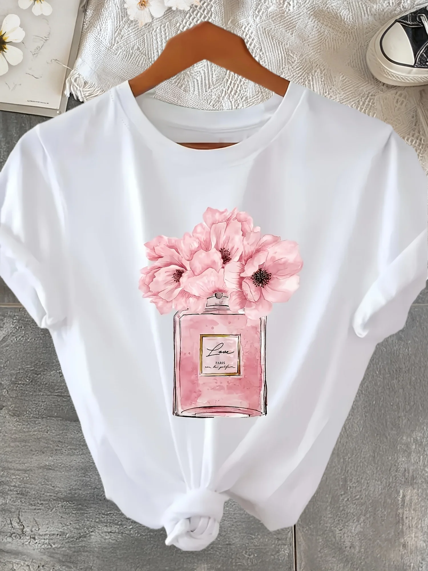 Summer Clothing In Paris - เสื้อยืดแขนสั้น น้ำหอมปารีสเป็นพิษ เสื้อยืดแฟชั่นฮาราจูกุ คาวาอิ เสื้อยืดผู้หญิง Y2K