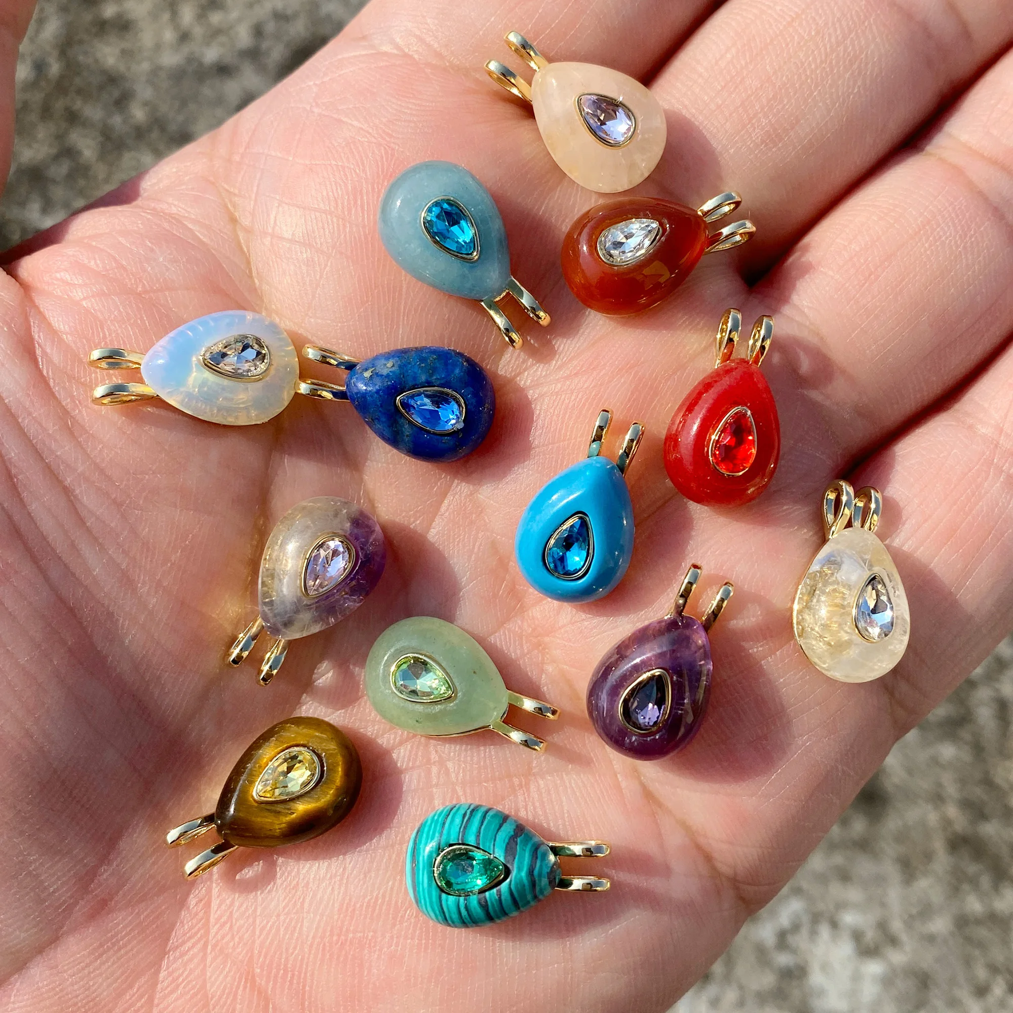 17x10mm Naturstein-Wassertropfen-Anhänger, 1 Stück vergoldeter Doppelschlaufen-Verbinder mit Strass-Akzent für handgefertigten Schmuck