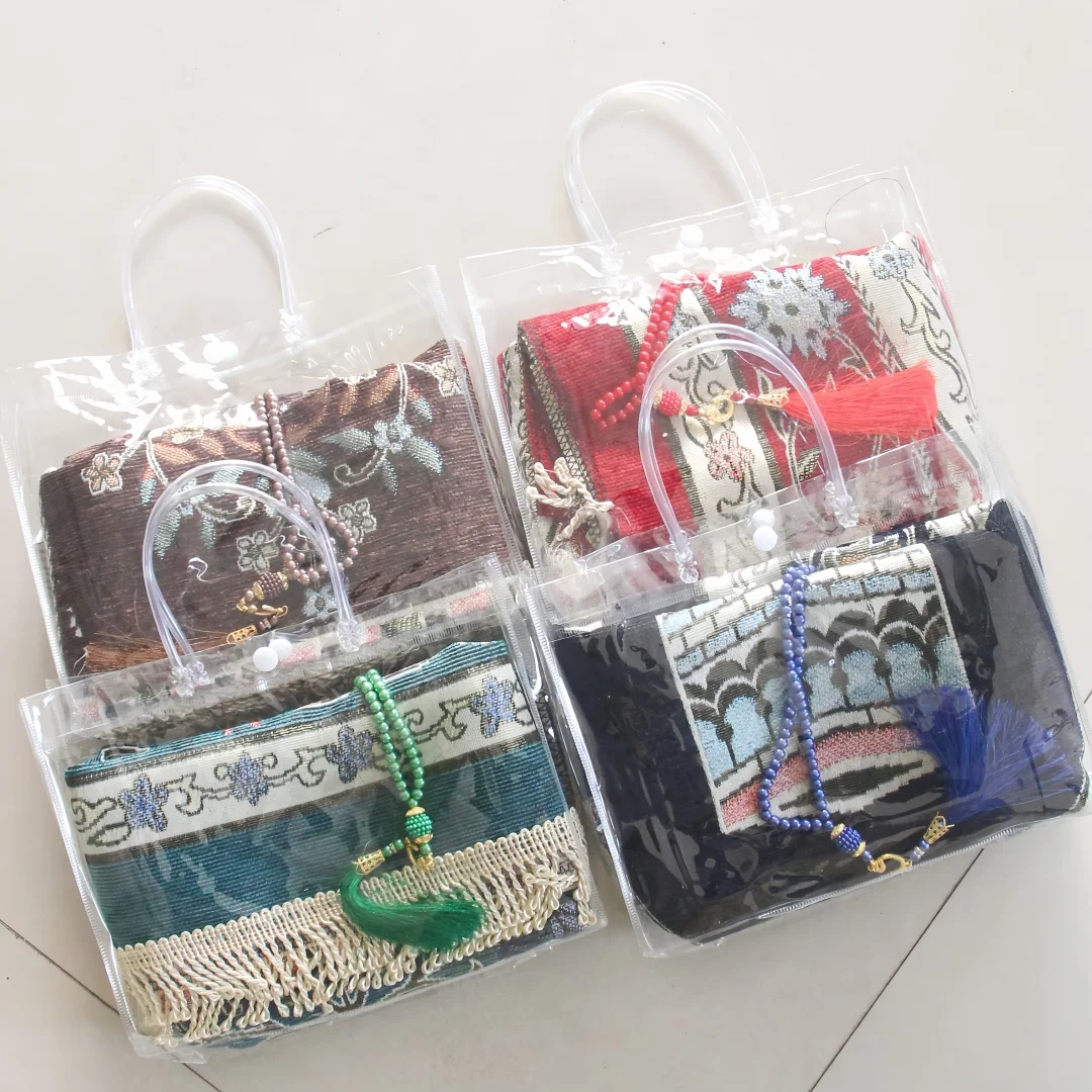 Chenille prayer mat, Xintianfang chenille mat with prayer beads and transparent handbag, portable outdoor prayer mat