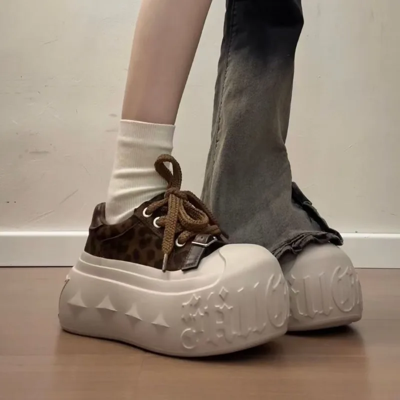 

Повседневная парусиновая обувь из искусственной кожи на платформе с большой головкой, женские повседневные туфли с низким берцем и толстой подошвой, осенне-зимние туфли для хлеба