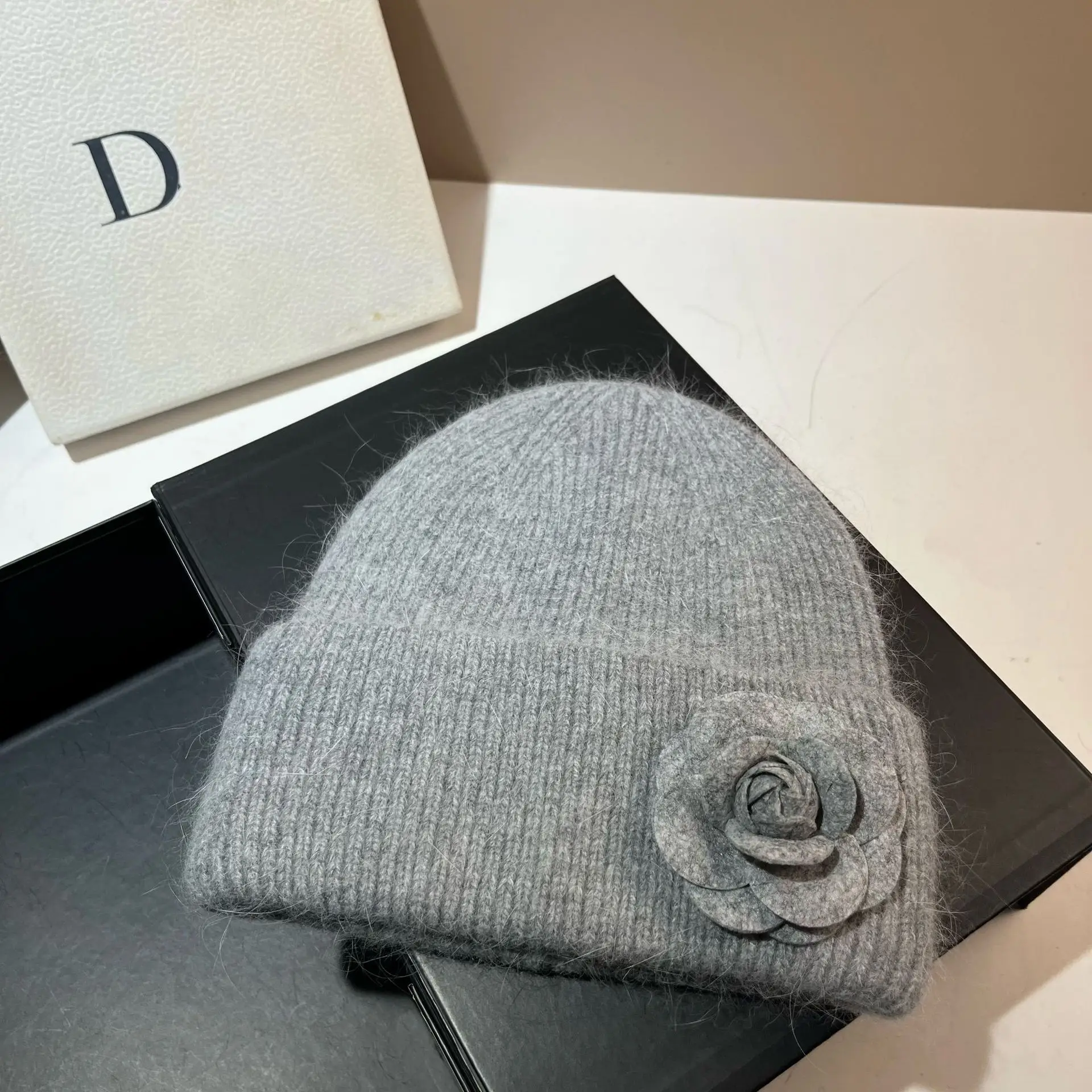 

Дизайнерские зимние шапки-бини для женщин из ангорского кроличьего меха, вязаные шапки, теплые шерстяные шапки-бини для девушек и женщин