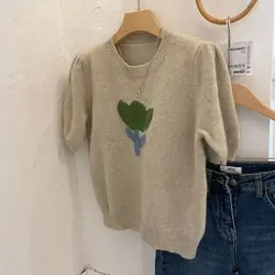 女性のための刺繍入りフラワーニットTシャツ,スリム,夏,韓国のファッション,高級デザイナーウェア