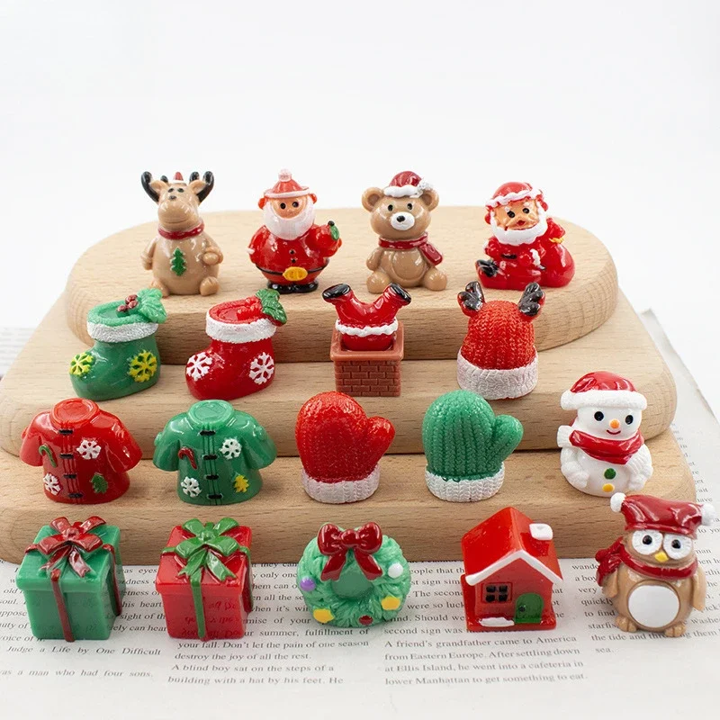 100pcs Wholesale 3D Christmas Man Snowman Gift Series Resin DIY Accessories for Pendant Keychain Dollhouse Decorative
