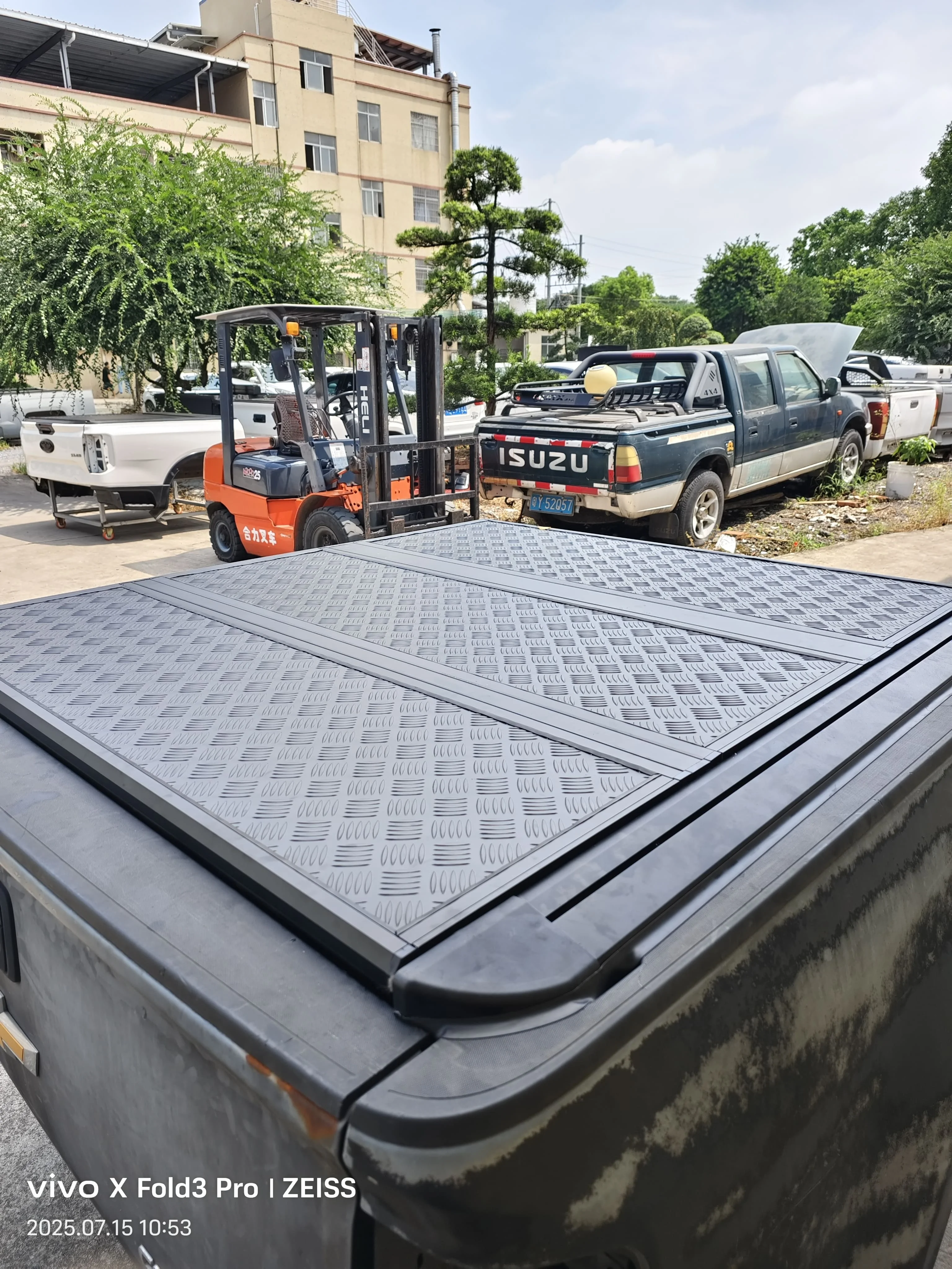 

CoolCar Customized Truck Canopy For Ssongyong Musso Aluminum High-quality Hard Tri-Fold Cover Pickup Sliding Tonneau Cover