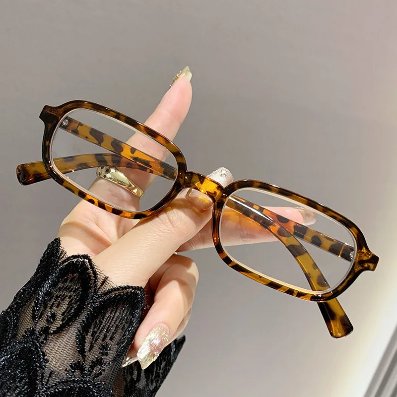 Ultra Light Anti Blue Light Reading Glasses for Middle-aged and Elderly People, Fashionable High-definition Presbyopia Glasses image 2