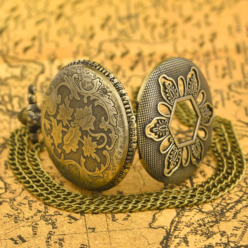 Vintage Hollowed-Out Clamshell Bronze Flower Carved Necklace Quartz Pocket Watch Fashion Jewelry Gift