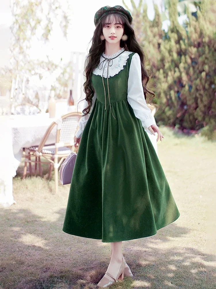 Fall Winter French Elegant Dresses for Women Palace Style Retro Green Velvet Dress Lace Stand Neck Embroidered Sweet Vestidos