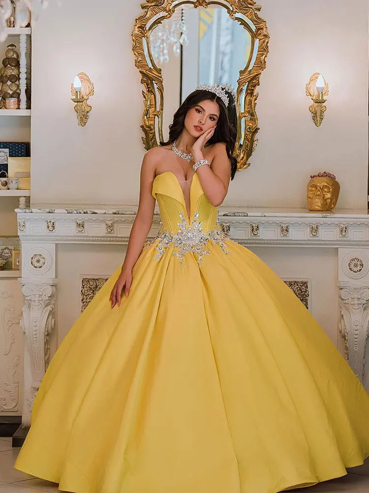 Yellow Princess Quinceanera Dresses 2024 Deep V Neck Beading Ball Gown Sweet 16 Dress Birthday Vestidos De 15 Anos Quinceañera