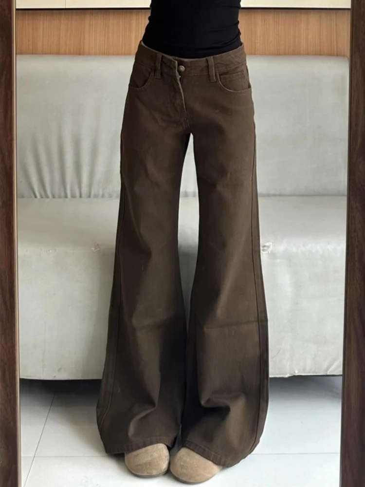 

Весенние женские расклешенные джинсы: модные, коричневые, свободные, удобные, винтажные, с низкой посадкой, широкие штанины, джинсовые брюки Y2K, уличный стиль