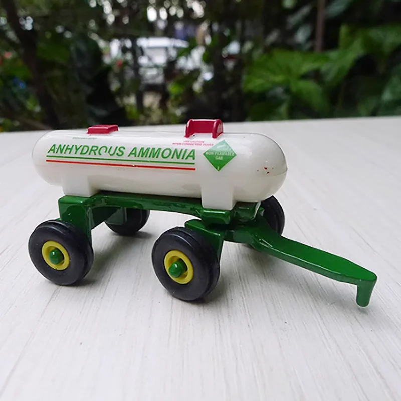 Diecast Alloy 1:64 Scale Agricultural Machinery Parts Water Tanker Model Adult Toys Classics Collection Souvenir Static Display