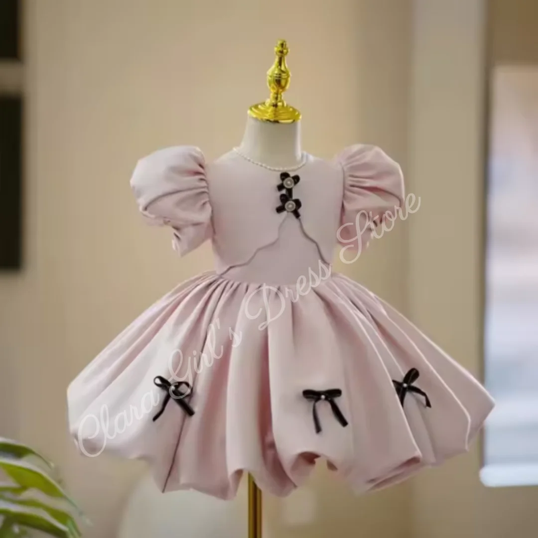 

Elegant flower girl dress suitable for wedding flower girls, children's birthdays, and hosting performances.