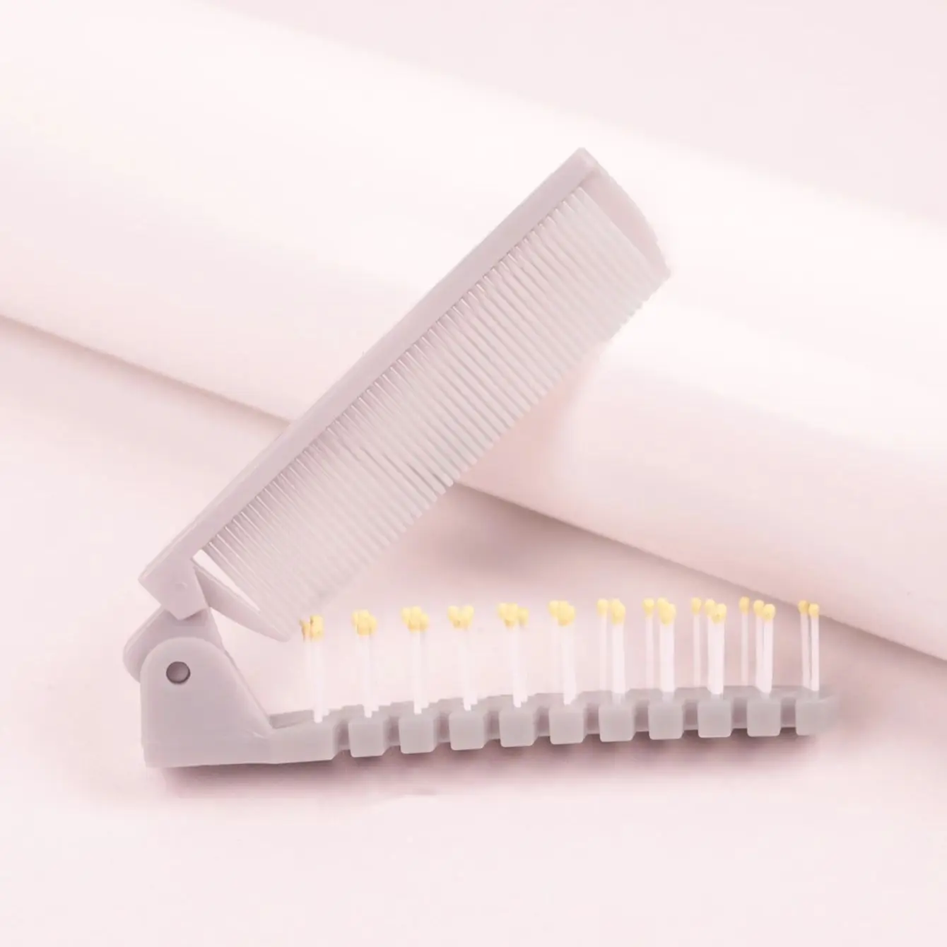 

Portable foldable comb with double toothed folding comb, suitable for daily travel use Special for real hair wigs
