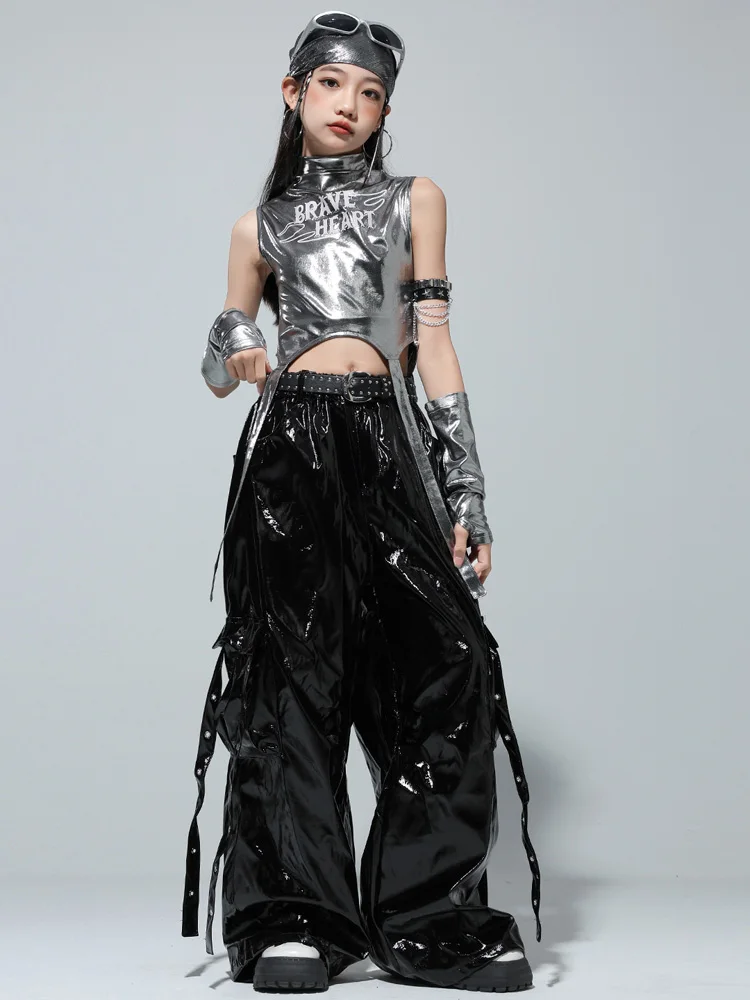 ชุดฮิปฮอปสำหรับเด็กผู้หญิง เสื้อครอปท็อปผูกโบว์สีเงินสไตล์เคป๊อป กางเกงหนังเต้นสตรีท ชุดสตรีทแวร์เด็ก ชุดแจ๊สสำหรับเด็ก ชุดกลุ่มเด็กผู้หญิง