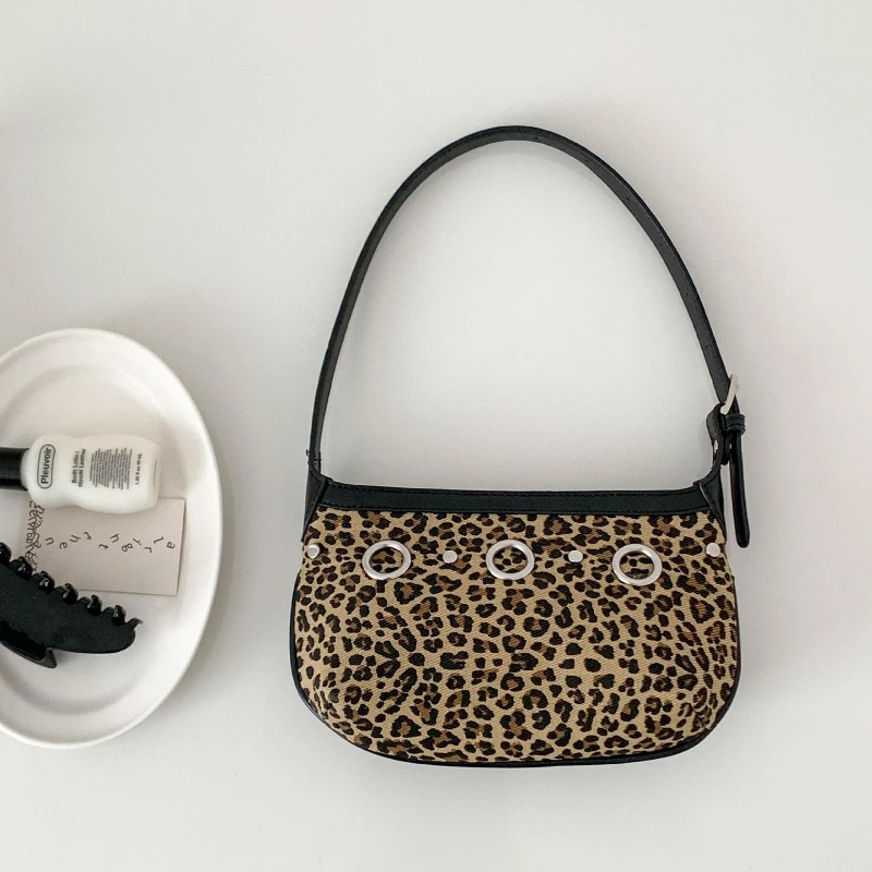 

Сумка на плечо с леопардовым принтом в стиле ретро и высококачественными заклепками, женская сумка, роскошная замшевая маленькая квадратная сумка, сумка высокого качества в Гуанчжоу