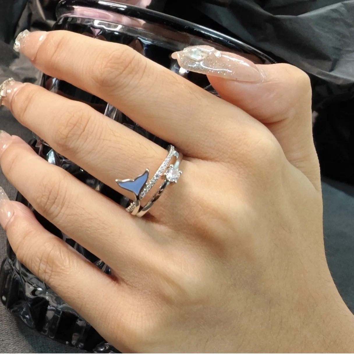 

Персонализированное, креативное, изысканное, мечтательное синее кольцо-русалка.