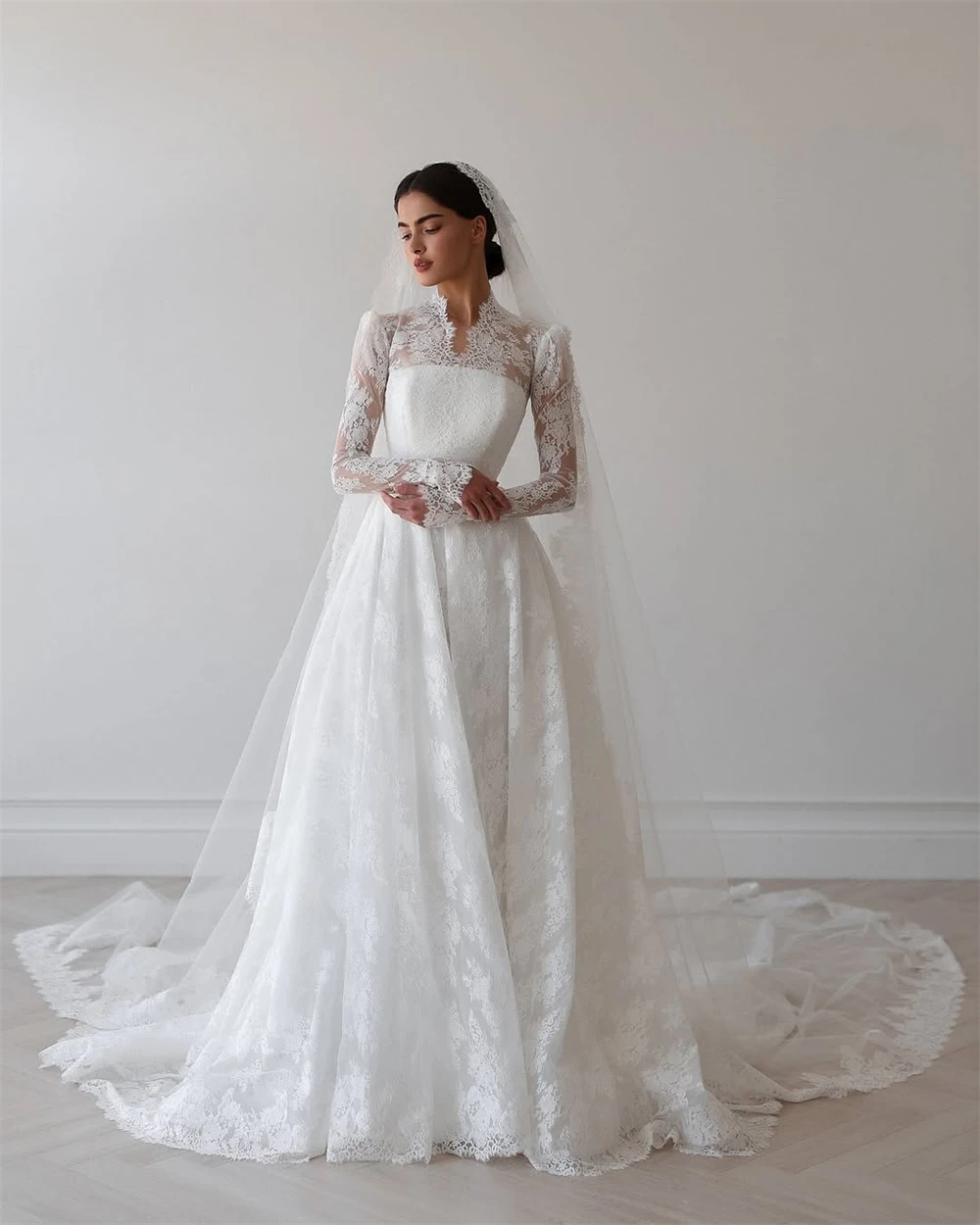 Aangepaste elegante witte kanten trouwjurk formele v-hals lange mouwen bruidsjurken dromerige a-lijn rechter trein vestido de novia