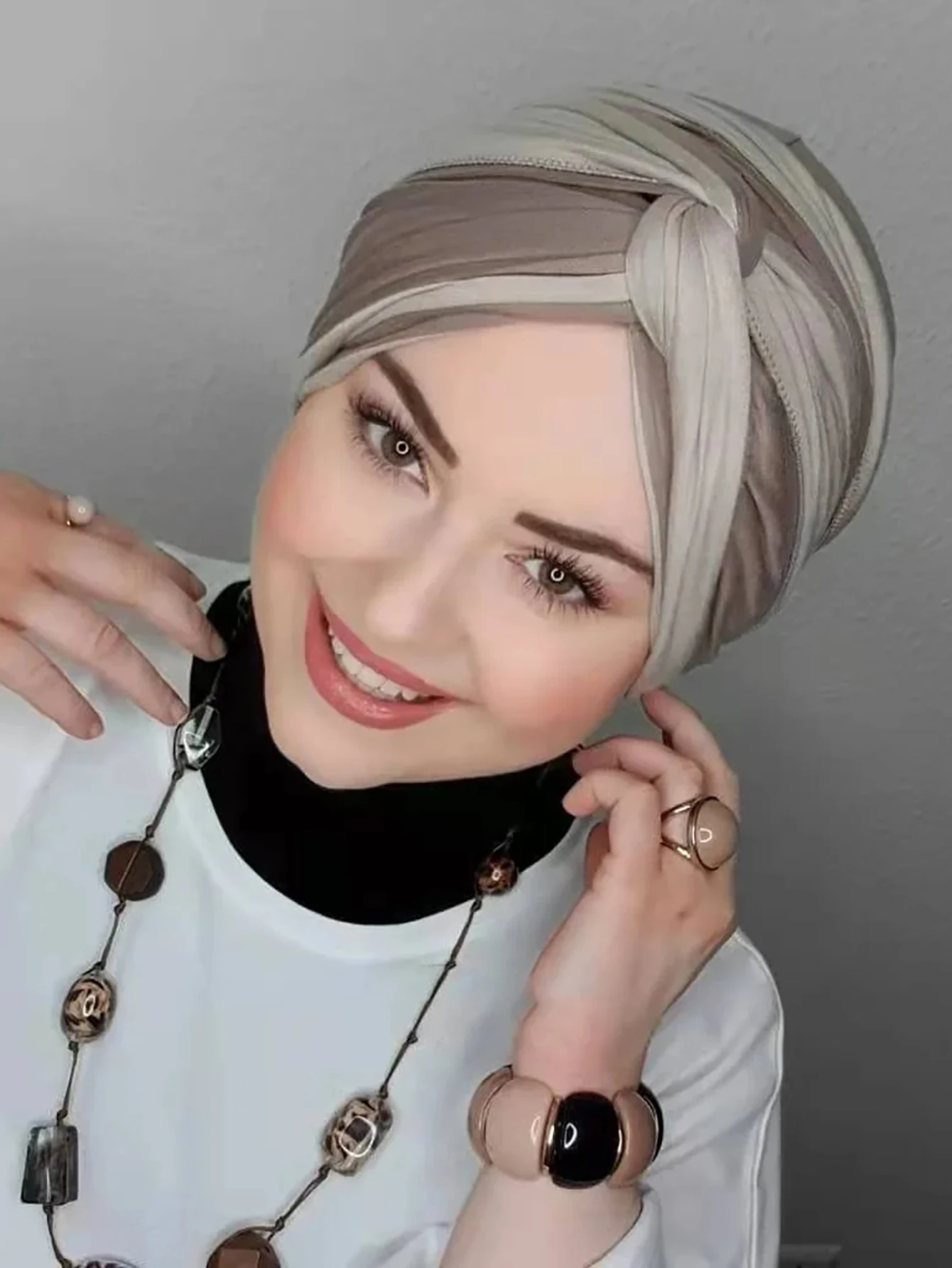 

Knitted headscarf Hijab breathable elastic toe cap paired with Abaya daily commuting and worship wear