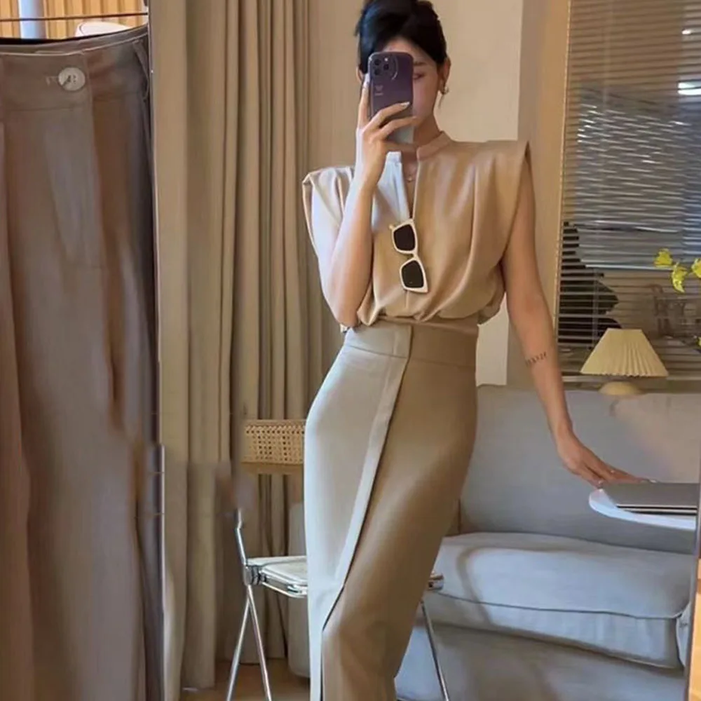 Korean Style Women Blouses V-neck Elegant Chic White Sleeveless Shirts Apricot Crop Tops Office Style Old Money Aesthetic Ladies