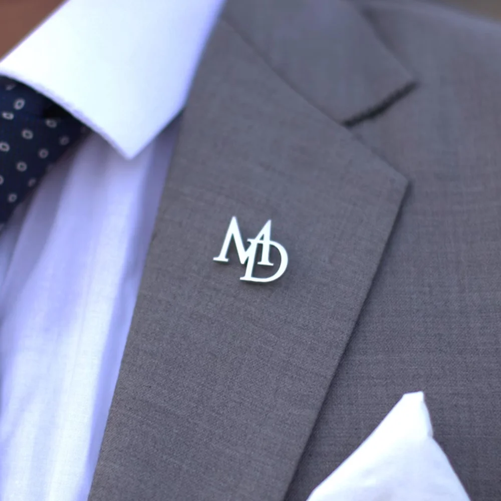 Custom Initials Brooch for Men's Suit for Casual Sweater Coat Personalized Letters Pins Badge Nameplate Brooch Jewelry