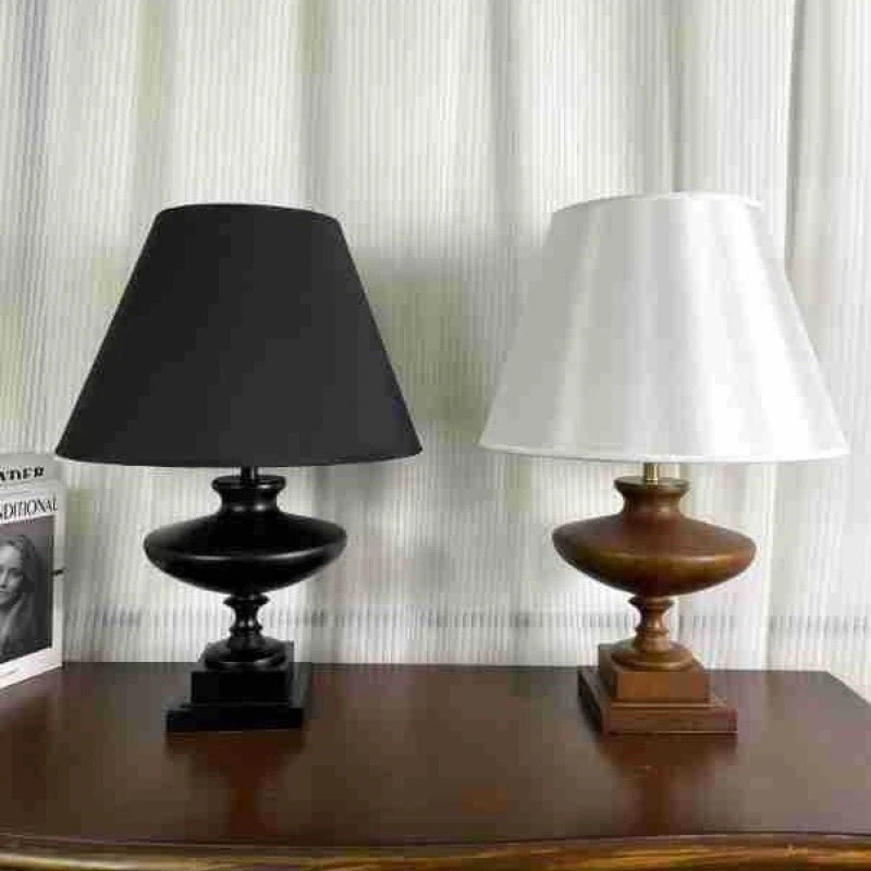 Living room decorative table lamp new Chinese villa high-end lamps bedroom study medieval retro black table lamp