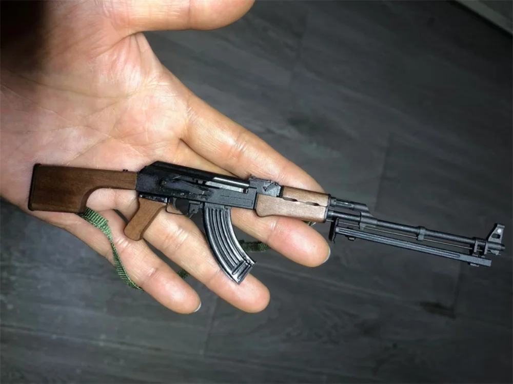 ขายร้อน 1/6th WWII Series Mini ของเล่นอาวุธรุ่นโซเวียต RPK ไม้โลหะวัสดุไม่จริงไม่สามารถยิงสําหรับตัวเลขสะสม