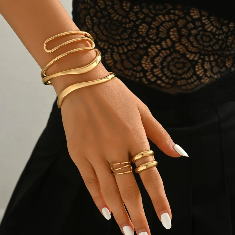 

Vintage Casual Asymmetric Geometric Statement Ring Bangle Jewelry Set Women Hyperbole Fashion Girl Banquet Party Luxury Accessor