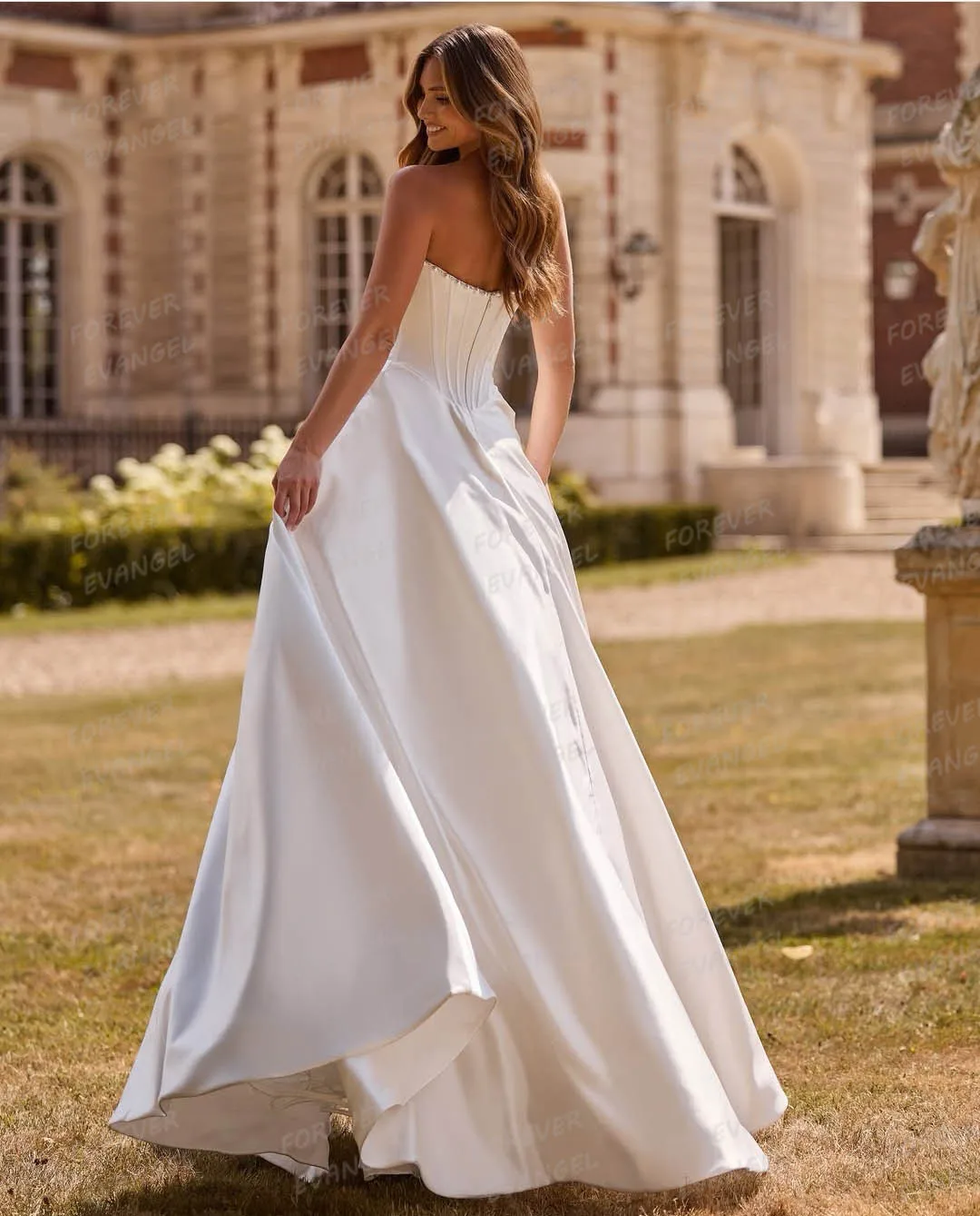 Simple A Line Wedding Dresses Woman Ruffles Beading Backless Sleeveless Bridal Gowns Vestidos De Novia Customized Robe De Mariée