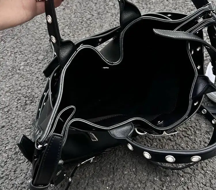 Bloom Rivet Black Tote Bag Women Y2k Grunge Vintage Large Capacity Crossbody Bags Ladies Moto Biker Designer Handbag