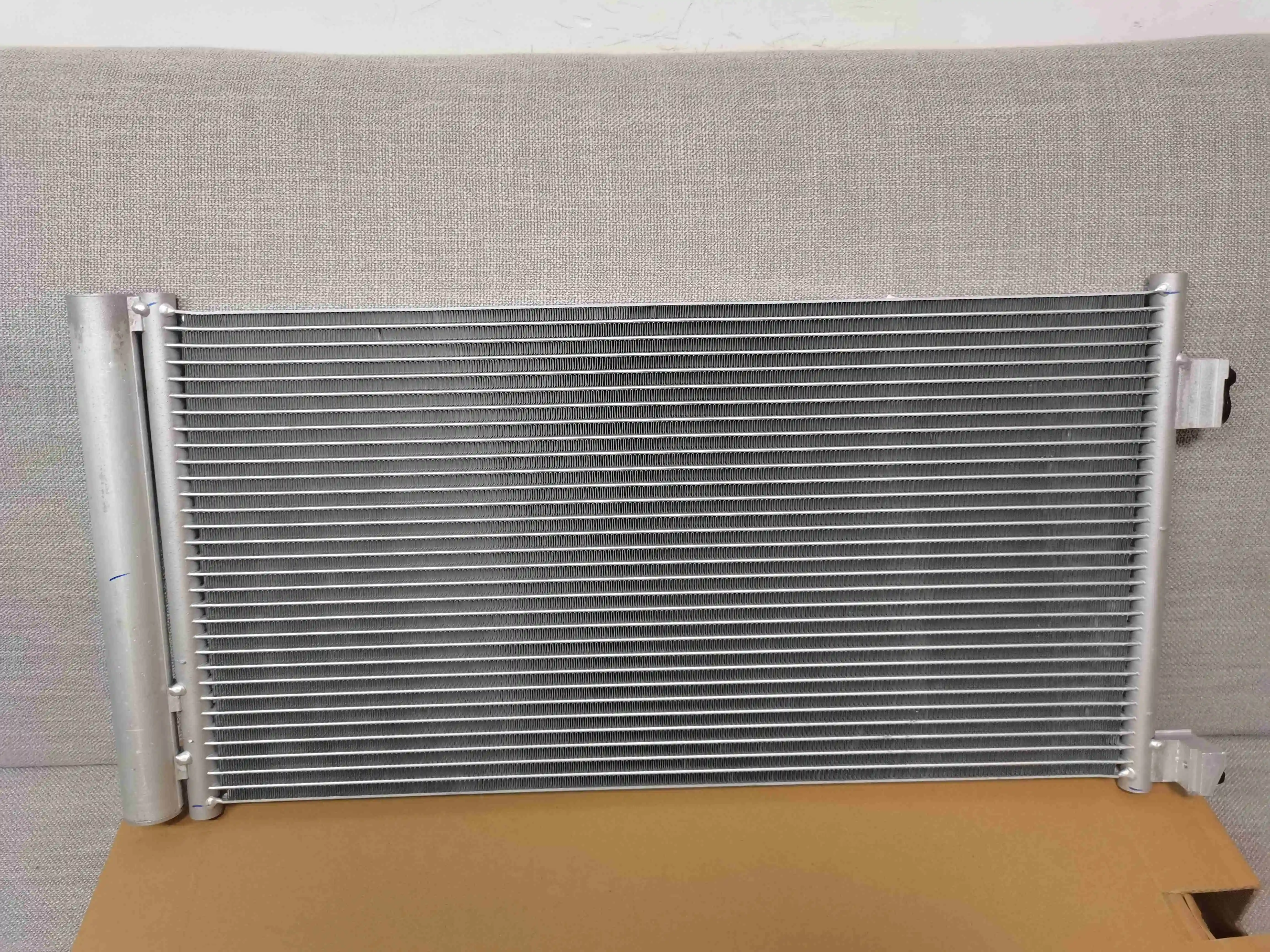 Condensador de radiador A/C T2H3445 T2H37896 para JAGUAR XE XF X260 F-PACE 2016-2025