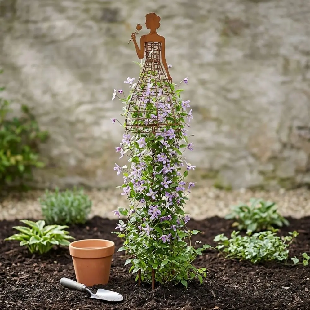 Rustic Metal Dress Lady Shape Plant Trellis Weather Resistant Rusted Finish Dress Figure Plant Support Thickened Iron Art