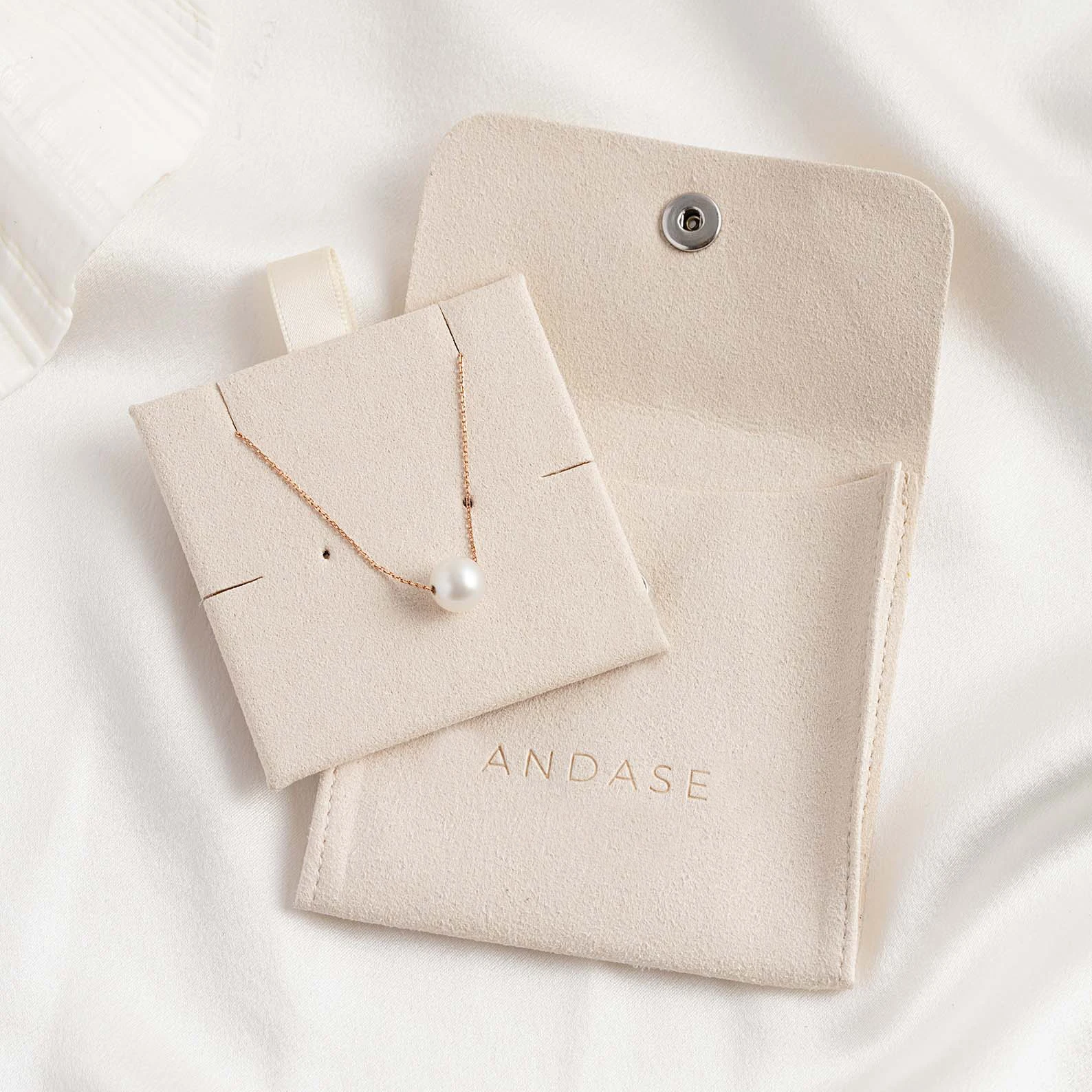 100pcs 8x8cm Custom Logo Pouch Insert Pad Set Snap Button Bag Pink Microfiber Earrings Necklace Ring Jewelry Pouches Business