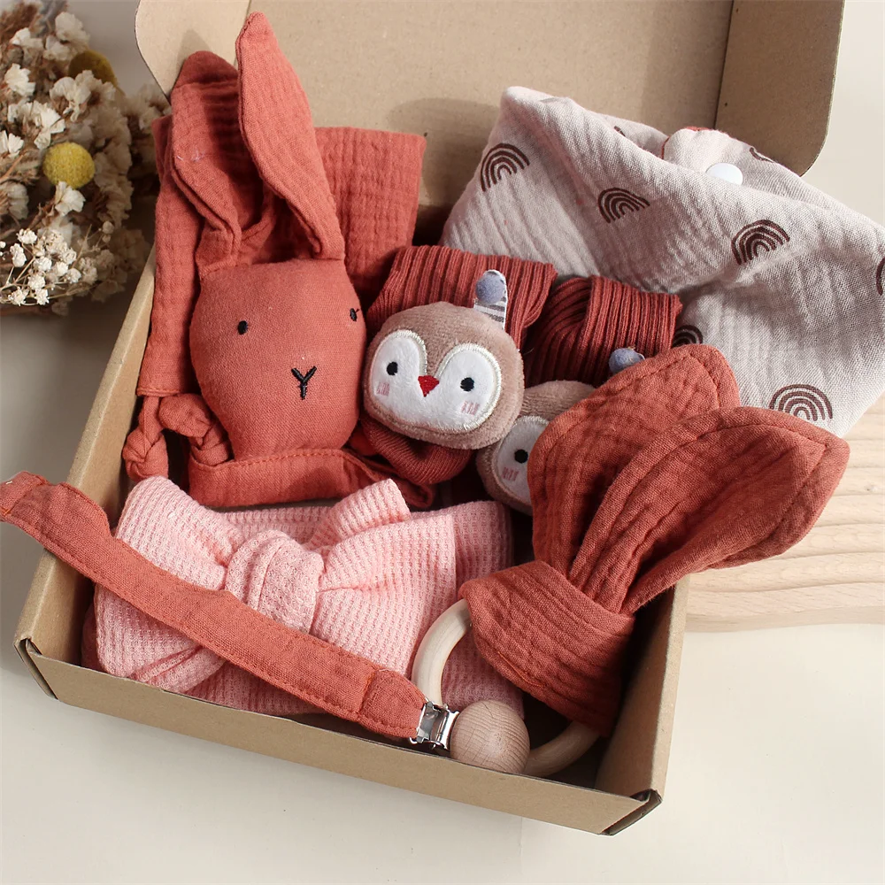 Baby Cotton Comforter Blanket Bibs Socks Headband 6Pcs Set Gifts Box Wooden Rattle Brushs Bunny Towel For Baby Shower Gift