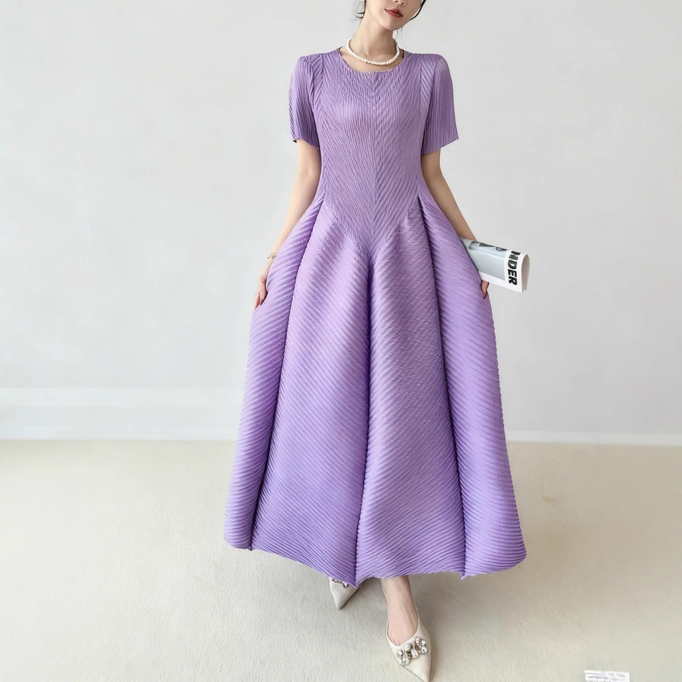 

Miyake Pleated 2025 Spring and Summer New Dresses Women Senior Sense of Fashion Pleated Short-sleeved Bud Dresses Women Pleated