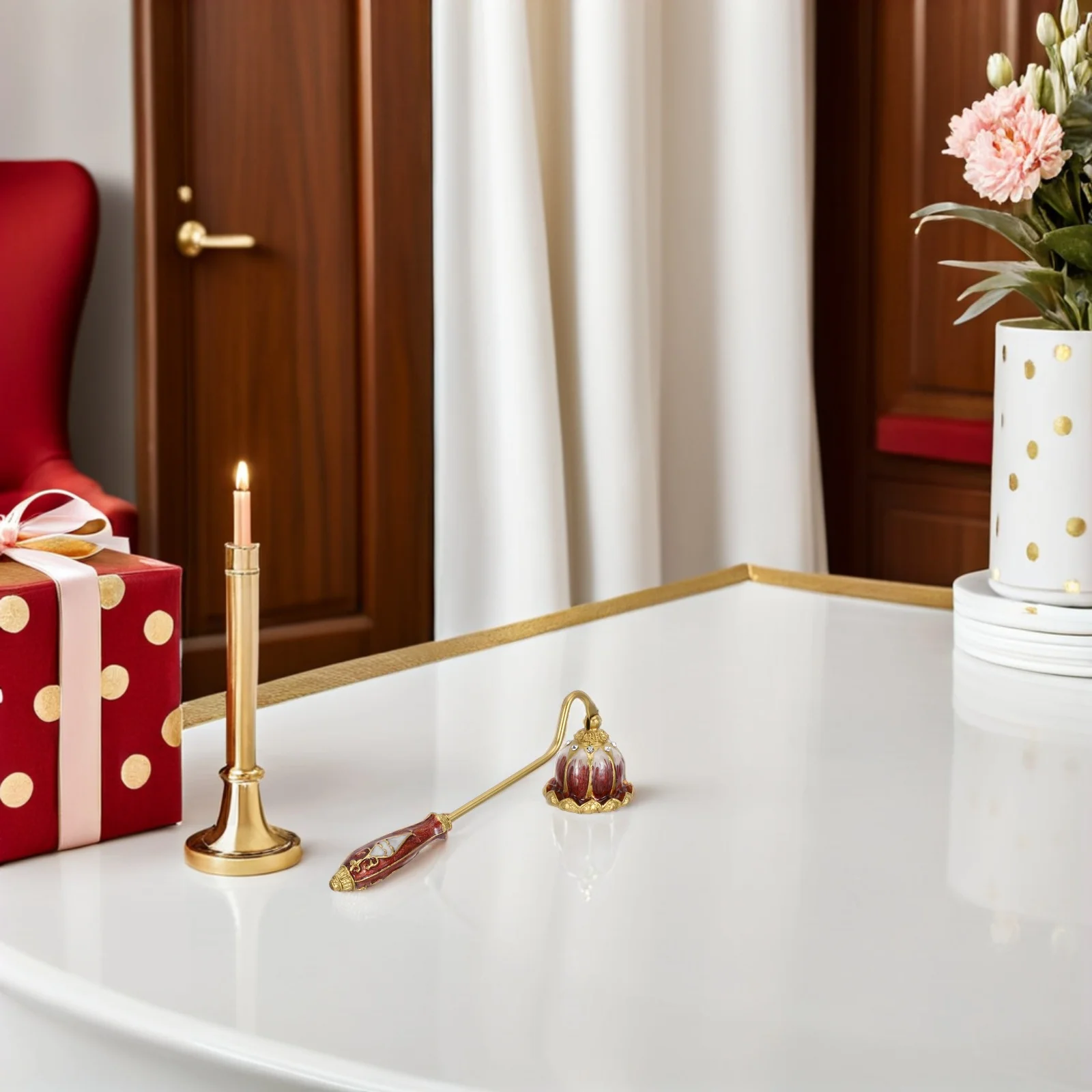 

Vintage Lotus Flame Snuffer Retro Metal Wick Extinguisher for Candles Long Handle Extinguishing Tool Home Safety Decor