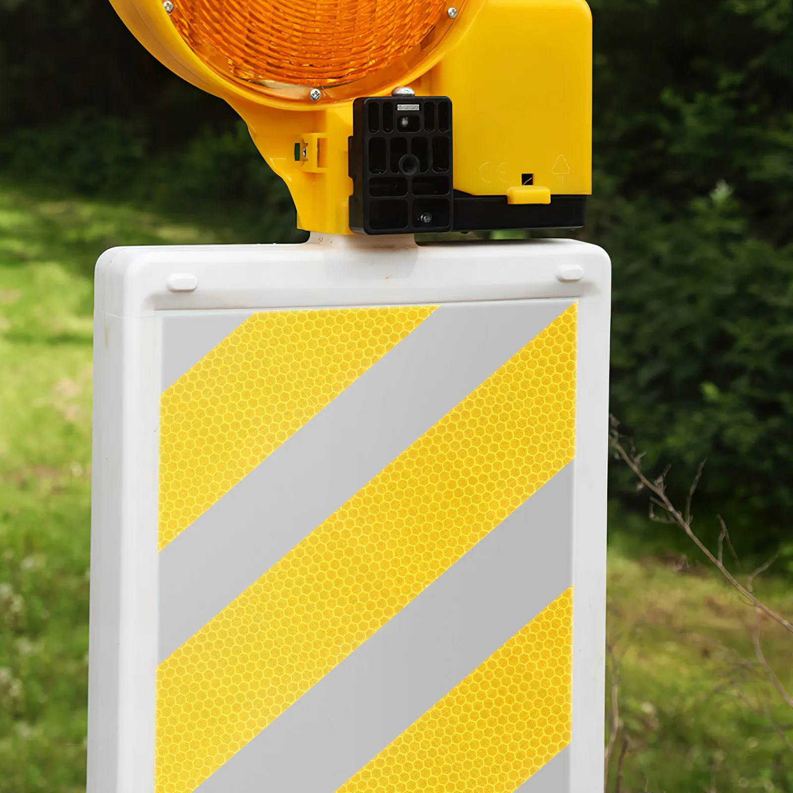 Yellow Reflective Tape Roll High Reflectivity Strong Adhesive for Traffic Barriers Parking Lots Roads Construction Sites Safety