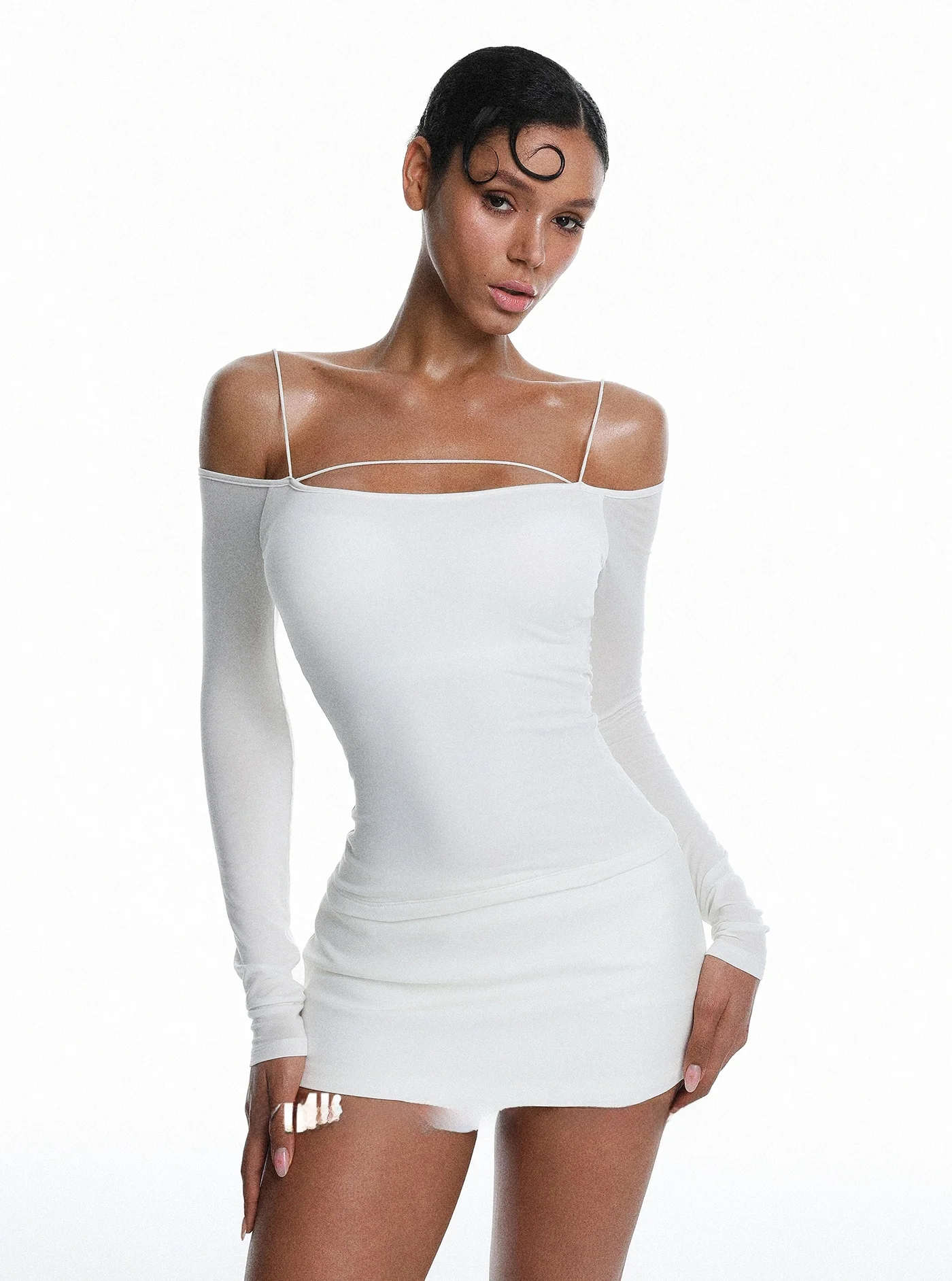 

White One-Shoulder Long-Sleeve Dress with Bodycon Skirt Sexy Trendy Girl Tight Fit Spring Fashion Set Women's Ensemble