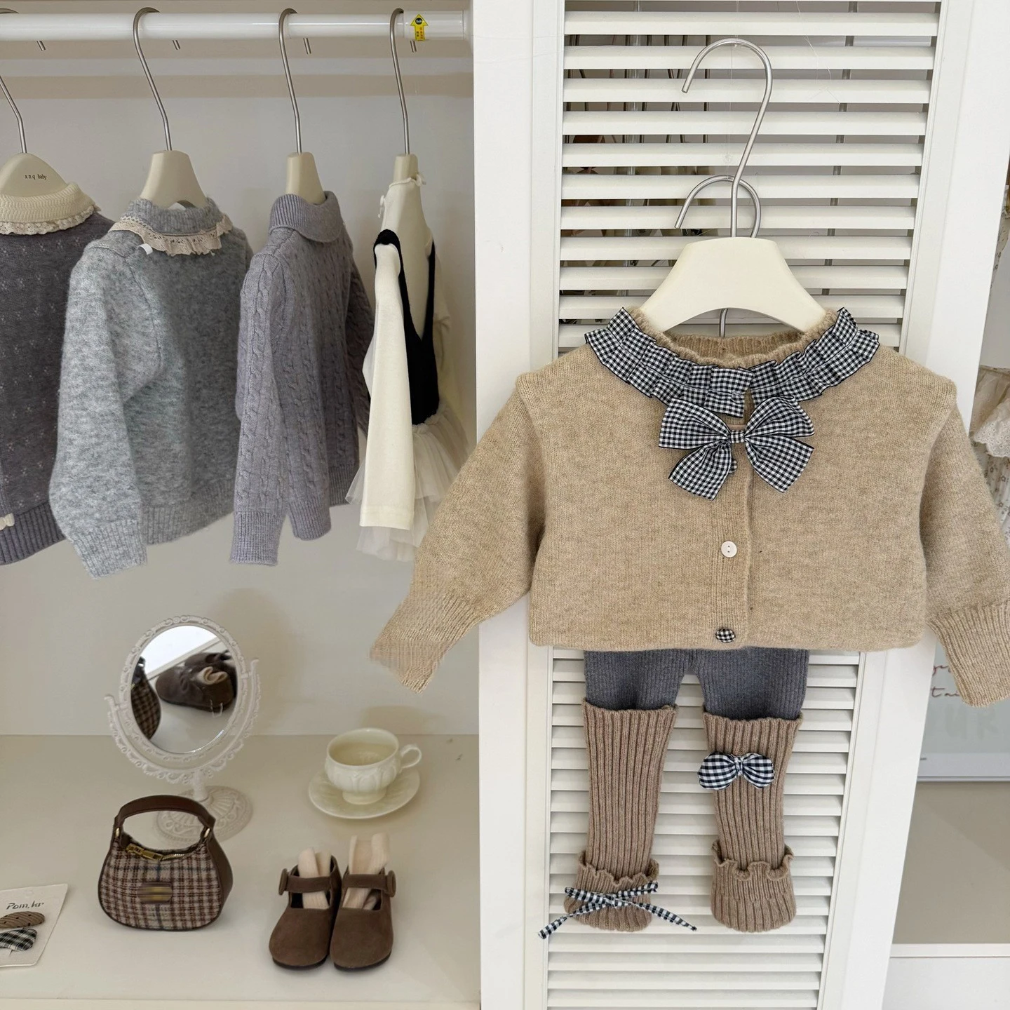 Sweet Princess Autumn Children's Clothing Set for Girls with Checked Patchwork Sweater Cardigan Bow And Leggings