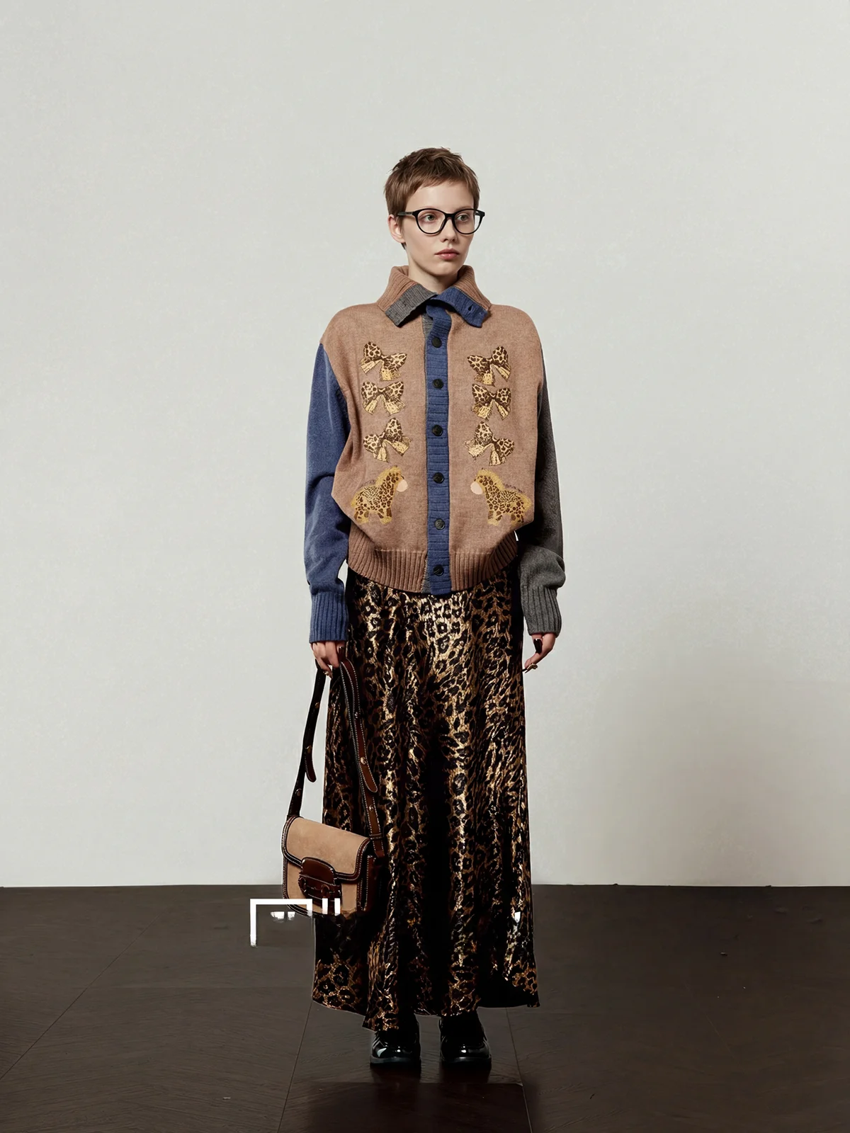 

Ladies' Loose Fit Leopard Print Knitwear Spring 2026 Vintage Style Open Cardigan Knot Pattern Lazy Style Outerwear
