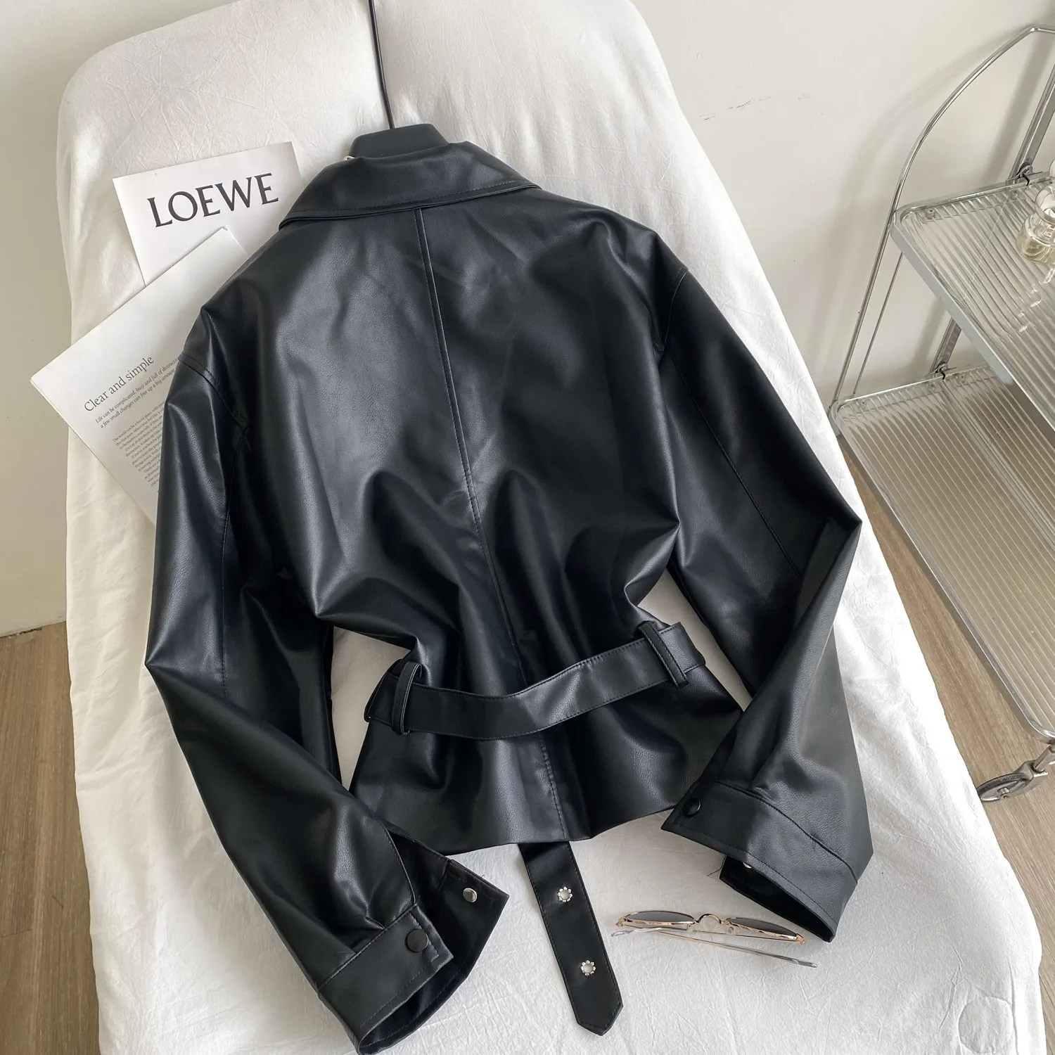 سترات YuooMuoo للسيدات موضة خريف 2025 عتيقة Y2K بخصر نحيف وحزام معاطف من الجلد الصناعي سترات للسيدات